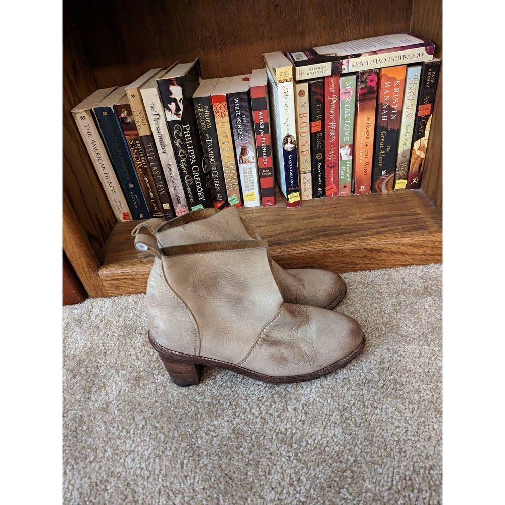 Holding horses tan distressed leather boho ankle boots sz 38 euc